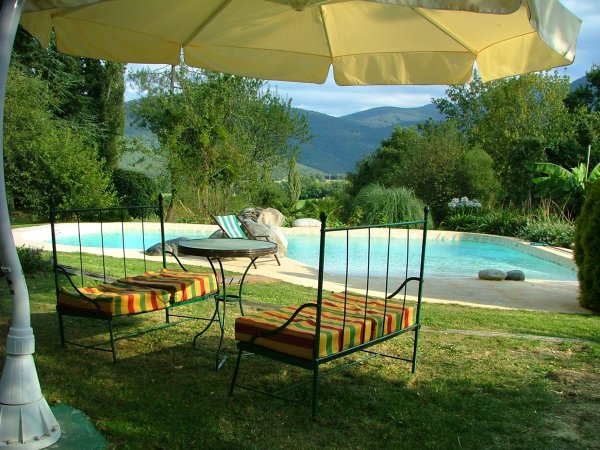 Détente à la piscine